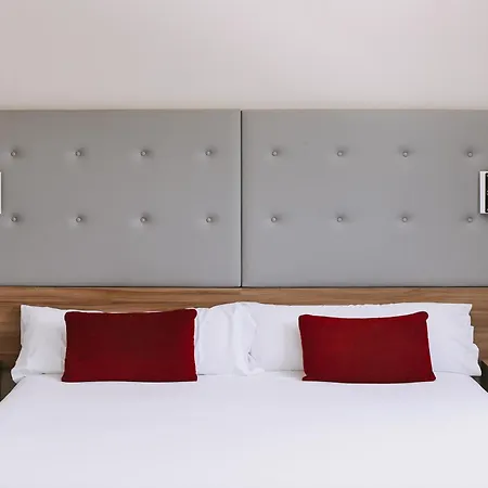 K10 Hotell 4*